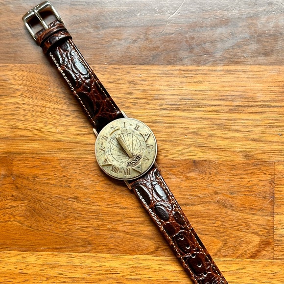 Vintage FOSSIL Sundial. Like New. $105. - Picture 2 of 4